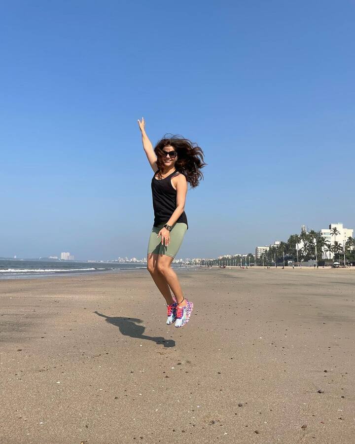 चाहत्याने एडिट केलेला फोटो शेअर करून   रुबिनाने कॅप्शन दिलं, 'असा फोटो एडिट करणाऱ्या हुशार व्यक्तीला मला भेटायचे आहे. त्याला भेटून मला विचारायचंय की या व्यक्तीला आयुष्यात किती जणांनी मारले आहे.' (photo:rubinadilaik/ig)