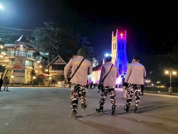 tourist in Himachal pradesh In Shimla got entangled with the police while drunk slapped the ASI ANN Himachal News: शिमला में शराब के नशे में पुलिस से उलझा सैलानी, ASI को जड़ा थप्पड़