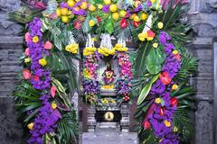 In Pics : अवघा रंग एक झाला... पंढरपुरातील विठ्ठल रुक्मिणी मंदिराला आकर्षक सजावट