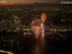 New Year 2022 : ऑस्ट्रेलियात नवीन वर्षाचं जंगी स्वागत, रोषणाईनं आसमंत उजळला