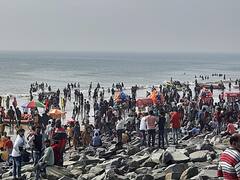 Digha: ওমিক্রন আতঙ্কের মাঝেই দিঘায় জনস্রোত, হুল্লোড়ে উড়ল বিধি