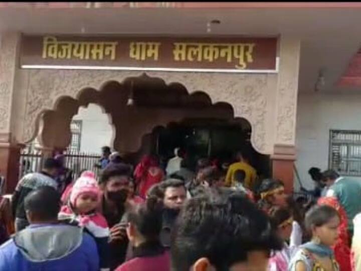 Madhya Pradesh Sehore Indore Bhopal People Crowd Worship God on New Year ANN MP News: कोरोना संकट के बीच देवताओं के दर्शन को उमड़ी भारी भीड़, प्रशासन रहा मुस्तैद