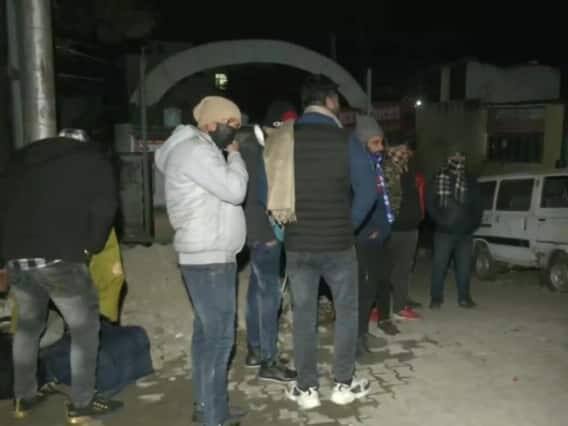 . વડાપ્રધાન નરેન્દ્ર મોદીએ આ દુર્ઘટના પર ટ્વિટ કરીને શોક વ્યક્ત કર્યો છે. આ સાથે જમ્મુ કાશ્મીરના લેફ્ટનન્ટ ગવર્નર મનોજ સિન્હાએ અકસ્માતમાં માર્યા ગયેલા લોકોના પરિવારજનોને 10 લાખનું વળતર આપવાની જાહેરાત કરી છે. સાથે જ ઘાયલોની સારવાર માટે 2 લાખ રૂપિયા આપવામાં આવશે.