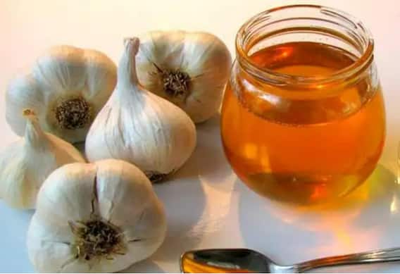 Weight Loss : रोज सकाळी प्या Garlic Water; झटपट कमी होईल वजन Weight Loss : रोज सकाळी प्या Garlic Water; झटपट कमी होईल वजन