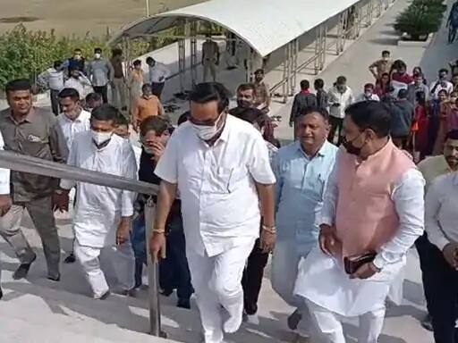 Gujarat BJP president CR Patil suddenly reached at KhodalDham C.R. પાટિલ કેમ અચાનક ખોડલધામ પહોંચ્યા ? આકસ્મિક મુલાકાત અંગે કર્યો શું મોટો દાવો ?