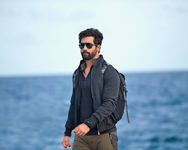 या चित्रपटातील एक दृश्य चित्रित करण्यात आले आहे. त्या सीनमध्ये विकी कौशल सारा अली खानला बाईक रस्त्यावर फिरताना दिसत आहे.