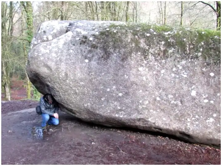 Video: By shaking this 132 ton stone with one hand you can become 'Baahubali' Video : 132 ਟਨ ਦੇ ਇਸ ਪੱਥਰ ਨੂੰ ਇਕ ਹੱਥ ਨਾਲ ਹਿਲਾ ਕੇ ਤੁਸੀਂ ਬਣ ਸਕਦੇ ਹੋ 'ਬਾਹੂਬਲੀ'