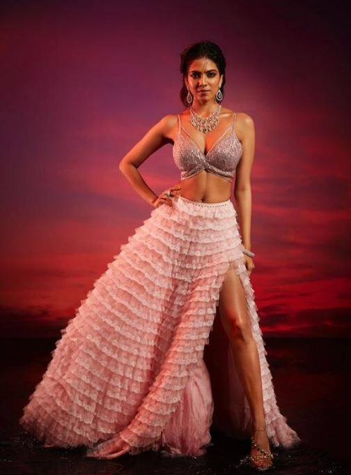 தொலை தூரத்தில் வரும் பாடல் நீ