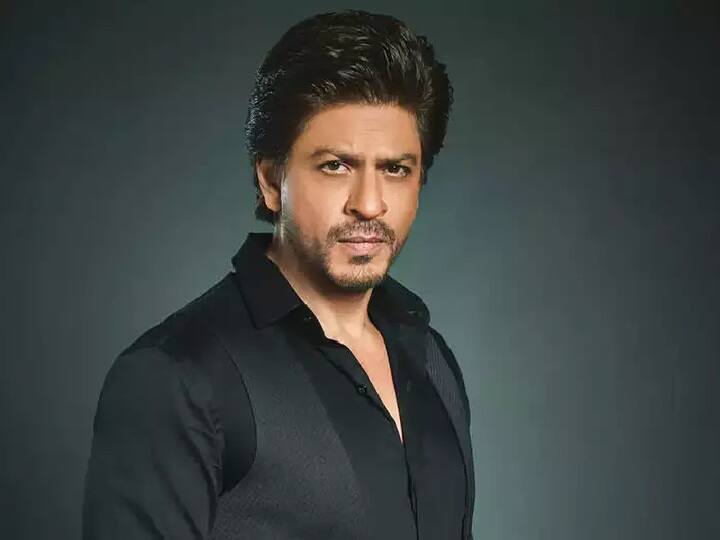 shah rukh khan ask me anything session on twitter actor  give answer to fans question Shah Rukh Khan: 'एका महिन्यात किती कमावतो?' 'नावात खान का?'; चाहत्यांचे प्रश्न; शाहरुख खानची भन्नाट उत्तरं