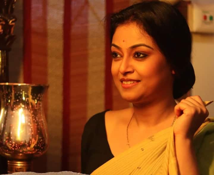 পরিচালক ঋতুপর্ণ ঘোষের প্রতি শ্রদ্ধা জ্ঞাপনের মধ্য দিয়ে ফার্স্ট কাট প্রোডাকশনের সূচনা হল।
