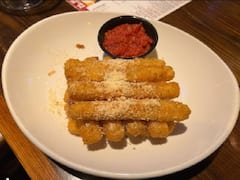 Kitchen Hacks: वीकेंड पर बच्चों के लिए बनाएं मोजेरेला स्टिक, बेहद आसान है इसकी रेसिपी