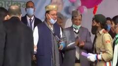 CM Dhami ने छात्र-छात्राओं को दी टैबलेट की सौगात, चुनाव को लेकर इसके क्या मायने?
