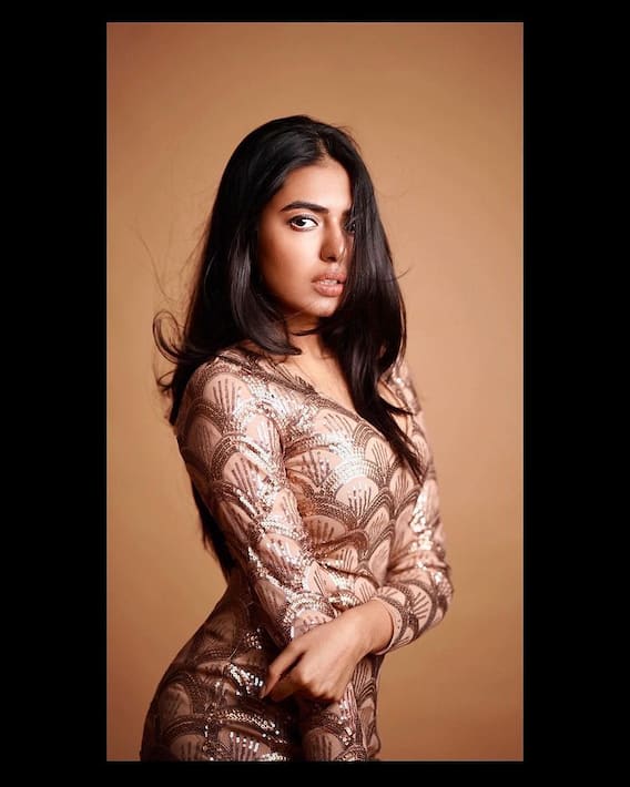 Shivani Rajasekhar: హీరోగారి కూతురు.. ఇంత హాట్ గా చూసి ఉండరు..