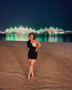 Mehreen Pirzada Photos: వామ్మో మెహ్రీన్... డ్రెస్‌తోనే సెగలు రేపుతోందిగా