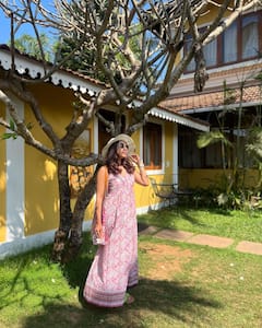 Shreya Bugde: 'चला हवा येऊ द्या' फेम श्रेया बुगडेचा ग्लॅमरस लूक; फोटो व्हायरल