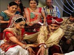 Disha Vakani Wedding Photos: गुजराती दुल्हन के लिबास में खूब सजी थीं दयाबेन, मिलिए इनके रीयल लाइफ 'जेठालाल' से!