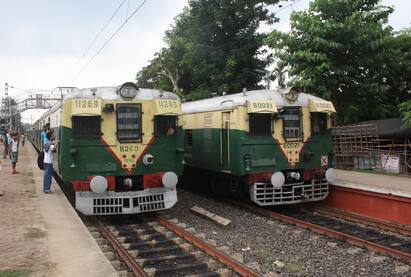 Local Train Services : After 7 PM no local trains will depart from any originating station, says rails press release Local Train Services : সন্ধে ৭ টার লাস্ট লোকাল, ঠিক কটায় বন্ধ হবে ট্রেনের চাকা