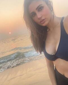 ટીવીની આ જાણીતી અભિનેત્રીએ પહેર્યો બ્લેક હાફ ડ્રેસ, બીચ પરની તસવીરો વાયરલ