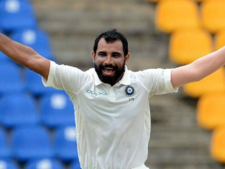 वांडरर्स में दूसरे सबसे सफल गेंदबाज मोहम्मद शमी हैं. यहां शमी ने 2 मुकाबलों में 229 रन देकर 11 विकेट चटकाए हैं.