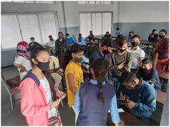 Ujjain News: उज्जैन में आज से शुरू हुए टीकाकरण को लेकर छात्रों में उत्साह, मेडिकल स्टाफ की दिखी कमी