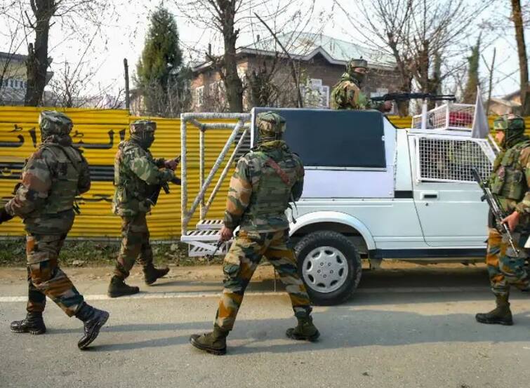 srinagar encounter terrorist salim parray killed in harwan and shalimar in jammu kashmir  Srinagar માં સુરક્ષાદળોને મળી મોટી સફળતા, એક કલાકમાં બે અથડામણમાં 2 આતંકી ઠાર