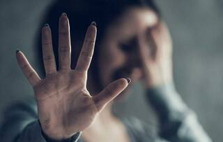 Crime News: 16 વર્ષની છોકરીને ડોક્ટર રૂમ પર લઈ ગયો ને બાંધ્યા શરીર સંબંધ, વાપી લઈ જઈ ફ્રેન્ડ સાથે પણ શરીર સુખ માણવાની પાડી ફરજ ને..........