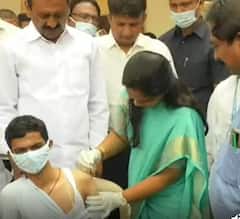 తిరుపతి ఎమ్.జె.ఎమ్.లో వ్యాక్సినేషన్ కార్యక్రమాన్ని ప్రారంభించిన ఎమ్మెల్యే భూమన