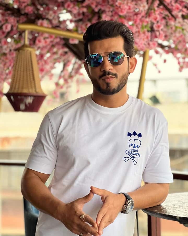 इंडियाज गॉट टैलेंट के नए सीजन के होस्ट अर्जुन बिजलानी भी कोरोना संक्रमित हो गए हैं. अर्जुन फिलहाल सेल्फ क्वारंटीन में हैं.