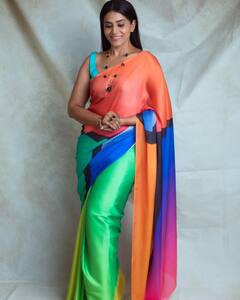 Sonali Kulkarni: कभी नीम नीम.. कभी शहद शहद.. सोनालीच्या हटके कॅप्शनने वेधलं लक्ष