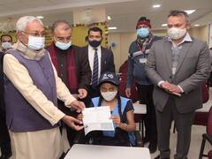 In Pics: बच्चों के टीकाकरण अभियान की शुरुआत में पहुंचे CM नीतीश, पूरी व्यवस्था का किया निरीक्षण