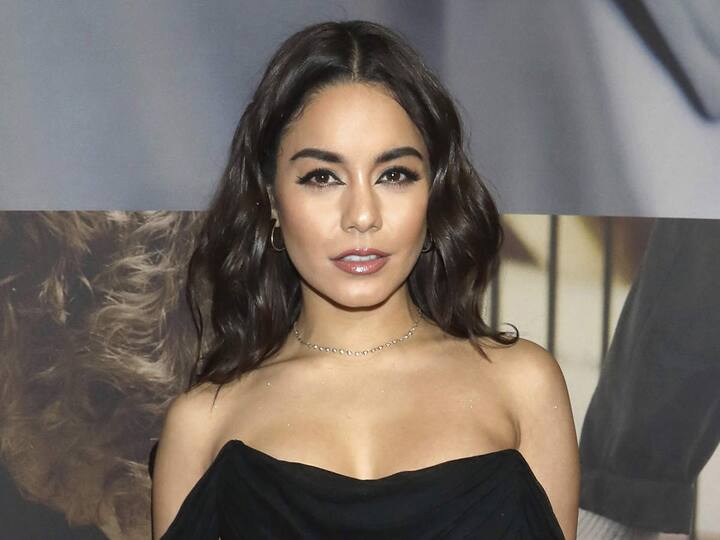 टॉम हॉलैंड के बाद इंस्टाग्राम पर  Vanessa Hudgens को इंस्टाग्राम पर फॉलो किया जाता है.  Vanessa के इंस्टाग्राम पर 43.8 मिलियन फॉलोवर्स हैं.