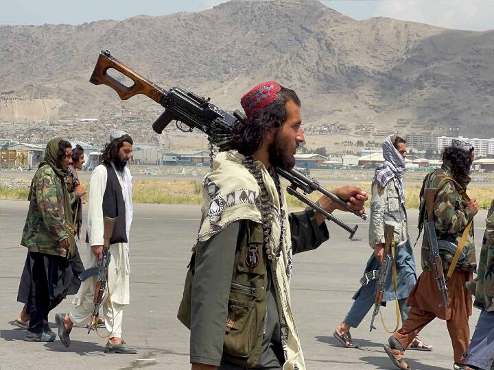 Taliban | 'காய்ச்சவும் கூடாது.. குடிக்கவும் கூடாது' - பேரல் பேரலாக மதுவை கால்வாயில் ஊற்றிய தலிபான்!