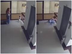 Watch: खेलते-खेलते रेलिंग से गिर रहा था बच्चा, लेकिन मां ने छलांग लगाकर जो किया वो चमत्कार से कम नहीं