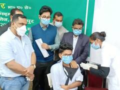 COVID Vaccine for Children: झारखंड में 15 से 18 साल के बच्चों को लग रही है वैक्सीन, मंत्री बन्ना गुप्ता फिर बोले- हम पिछलग्गू नहीं