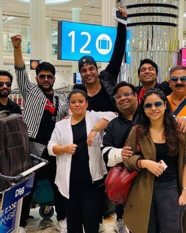 भारती सिंह (Bharti Singh) प्रेक्षकांना खळखळून हसवणारी भारती सिंह द कपिल शर्मा शोमध्ये वेगवेगळ्या भूमिका साकारते भारती या शोसाठी 10 ते 12 लाख मानधन घेते.