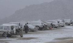 शिमला नव्हे हे तर सौदी अरेबिया, पाहा बर्फवृष्टीनंतरचे दृश्य