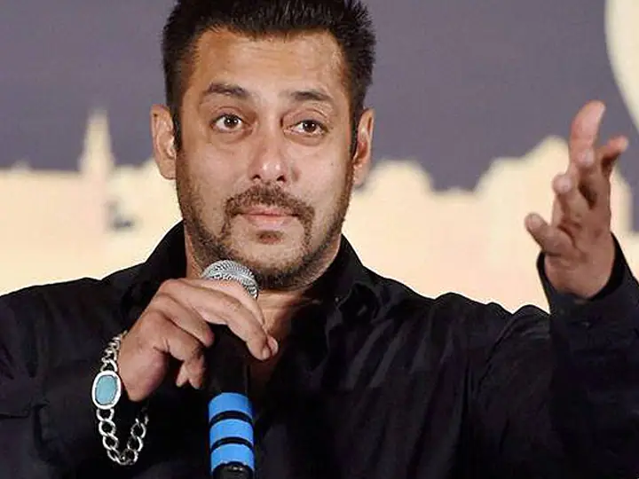 Salman Khan Bracelet: Why has Salman Khan been wearing this blue bracelet on his wrist for years? Amazing Secrets Revealed! Salman Khan Bracelet: ਗੁੱਟ 'ਤੇ ਸਾਲਾਂ ਤੋਂ ਇਹ ਨੀਲਾ ਬ੍ਰੇਸਲੇਟ ਕਿਉਂ ਪਾਉਂਦੇ ਹਨ ਸਲਮਾਨ ਖਾਨ? ਖੁਦ ਹੀ ਖੋਲ੍ਹਿਆ ਹੈਰਾਨੀਜਨਕ ਰਾਜ਼!