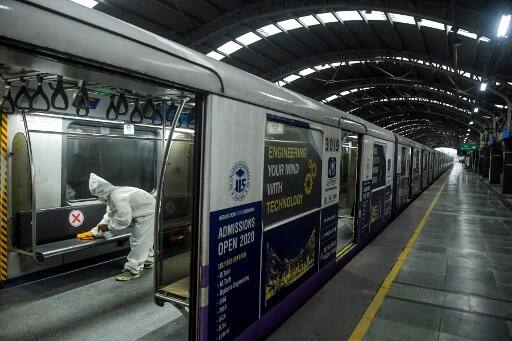 kolkata Multiple erosion on metro tracks, also damaged metro racks Kolkata Metro Railway: মেট্রোর ট্র্যাকে একাধিক ক্ষয়, ক্ষতিগ্রস্ত মেট্রোর রেকও