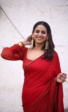 Swanandi Tikekar: स्वानंदीचा रेड साडी लूक व्हायरल; पाहा खास फोटो