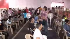 COVID Vaccination: बच्चों को लेकर मुंबई में BKC सेंटर पहुंचे अभिभावक, बोले-'कोरोना को हराना है'