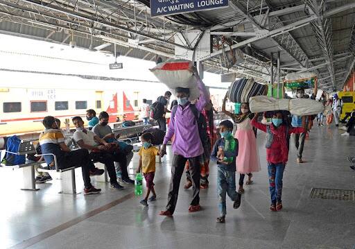 ट्रेन नंबर 82714 लिंगमपल्ली-काकिनाडा टाउन सुविधा स्पेशल ट्रेन के स्टॉपेज सिकंदराबाद, नलगोंडा, मिर्यालगुडा, गुंटूर, विजयवाड़ा, गुडीवाडा, कैकलूर, अकिविदु, भीमवरम टाउन, तनुकु, निदादावोलु, राजमुंदरी और सामलकोट स्टेशन पर होंगे.