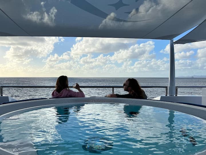 భర్త నిక్తో ప్రియాంక చోప్రా (Image credit: Priyanka Chopra/Instagram)
