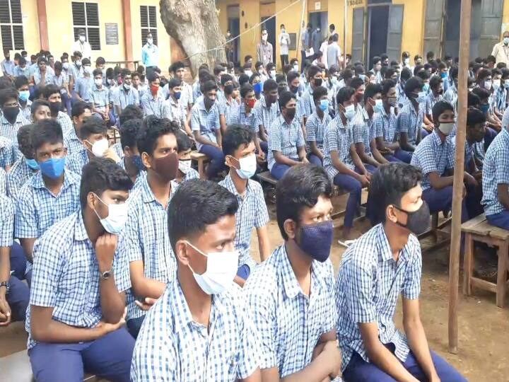 Vaccination program for 42,000 children aged 15-18 in Mayiladuthurai மயிலாடுதுறையில் 15-18 வயதிற்குட்பட்ட 42,000 சிறார்களுக்கு தடுப்பூசி செலுத்த திட்டம்