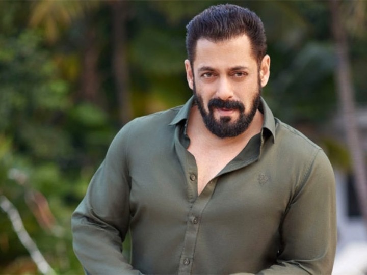 Salman Khan Bracelet: कलाई पर सालों से ये नीले रंग का ब्रेसलेट क्यों पहनते हैं सलमान खान? खुद खोला था चौंकाने वाला राज!