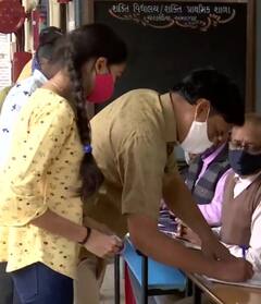 Corona Vaccine: प्रयागराज में टीका लगाने के बाद खुश हैं बच्चे, देखिए क्या बोले ?