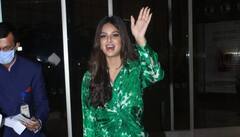 Harnaaz Sandhu Photos: ਏਅਰਪੋਰਟ 'ਤੇ ਸ਼ਖਸ ਨੇ ਸਭ ਦੇ ਸਾਹਮਣੇ ਹਰਨਾਜ਼ ਸੰਧੂ ਨੂੰ ਕਹੀ ਅਜਿਹੀ ਗੱਲ, ਮਿਸ ਯੂਨੀਵਰਸ 2021 ਨੇ ਝੱਟ ਜੋੜੇ ਹੱਥ!