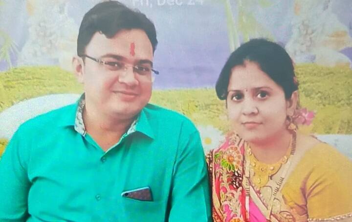 Ahmedabad : husband wife suicide at Chandlodia Ahmedabad Ahmedabad : 4 લાખ માટે રોજનું 4000 વ્યાજ ચૂકવતા યુવકે અંતે પત્નિ સાથે કર્યો આપઘાત, મોટા ભાઈને મેસેજ કરીને શું લખ્યું ?