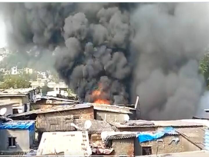 fire break out in mumbai ghatkopar no causality reported मुंबई: घाटकोपरमध्ये कारखान्याला भीषण आग, अग्निशमन दल घटनास्थळी दाखल