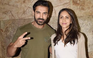 John Abraham Covid Positive: જ્હોન અબ્રાહમ અને તેની પત્ની પ્રિયા કોરોના પોઝિટિવ, સોશિયલ મીડિયા પર આપી જાણકારી
