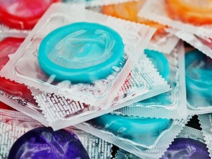 33,000 condoms sold on New Year's festival blink it updated புத்தாண்டுக்கு முந்தைய நாளில் 33,000 ஆணுறை ஆன்லைனில் வித்துச்சு ட்யூட்.. BlinkIt கொடுத்த அப்டேட்..